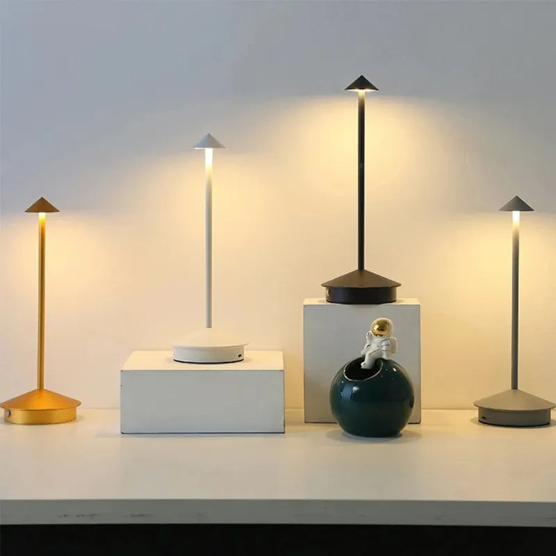 Luminária De Mesa - LESS